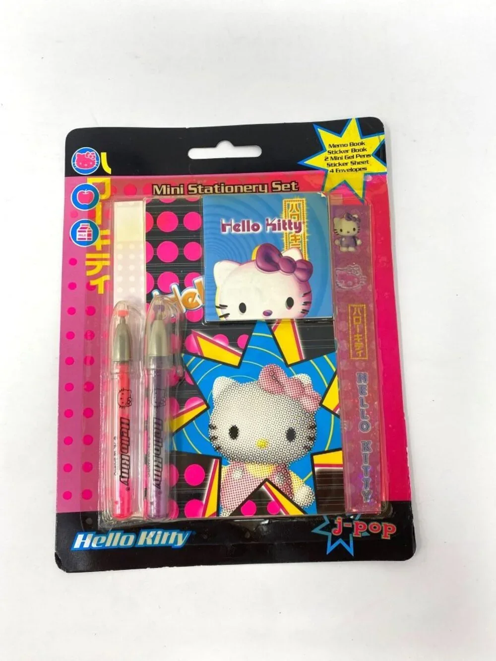 Hello Kitty includes memo